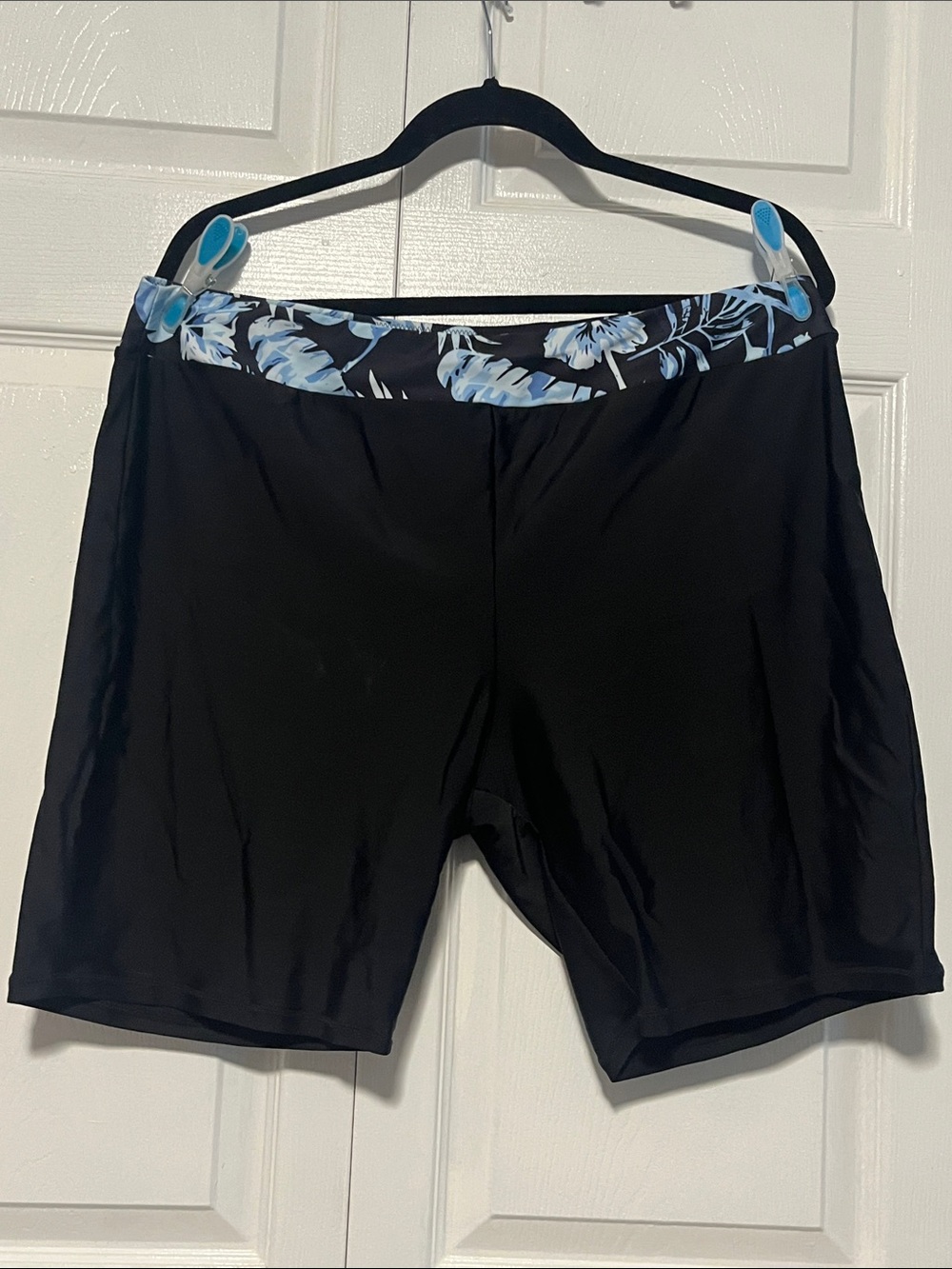 Womens 2 Piece Black Swim with Floral Shorts with Blue Floral Bikini Top Size 2X - Picture 5 of 8